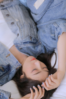 大龟慢慢挺进女友闺蜜的体内视频